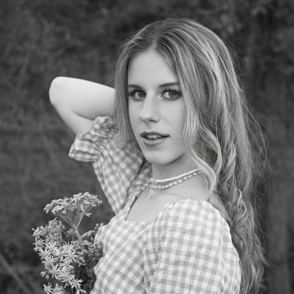 Meet your Posher, Isabella